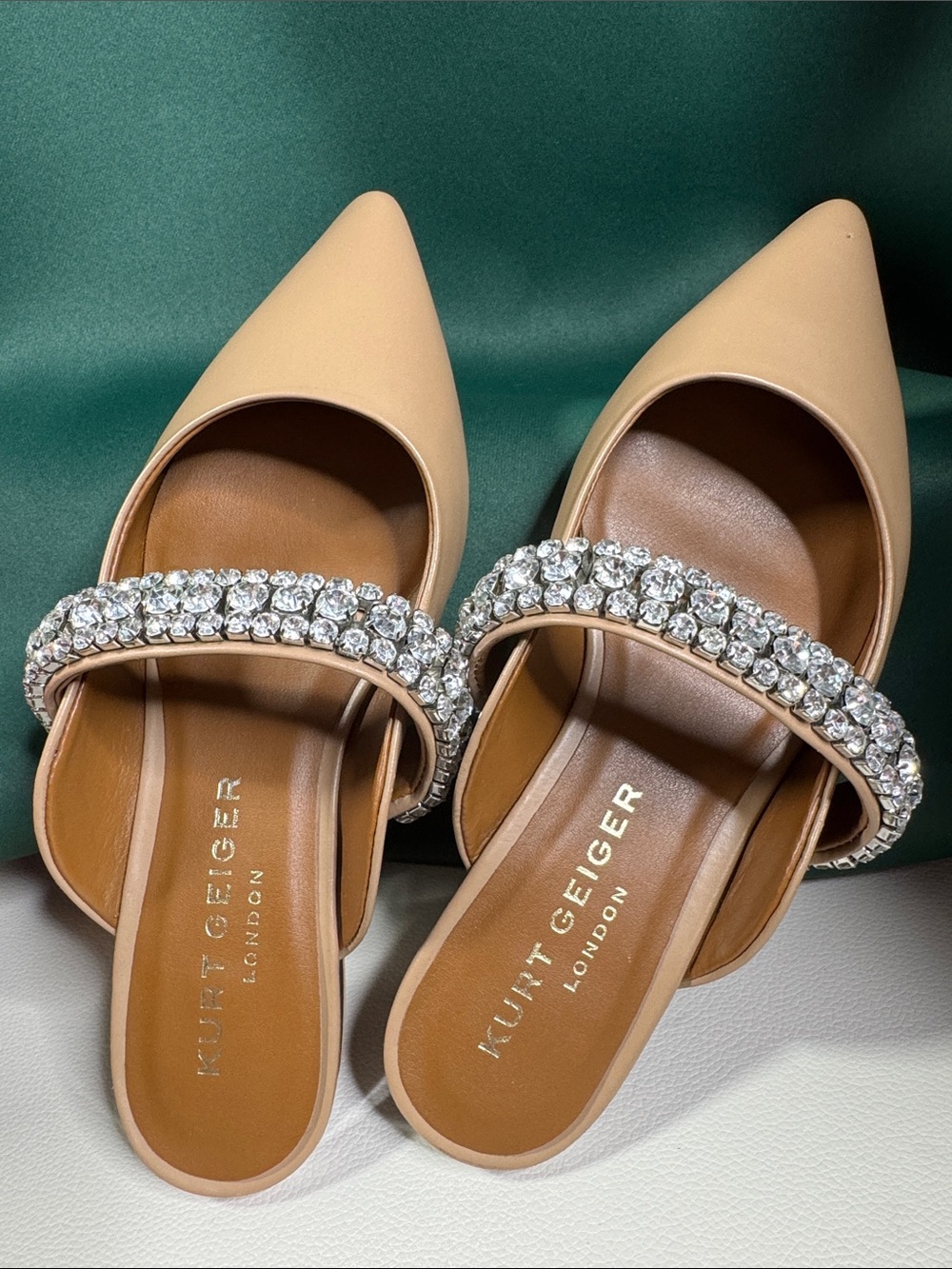 KURT GEIGER LONDON
PRINCELY FLAT MULE
$150